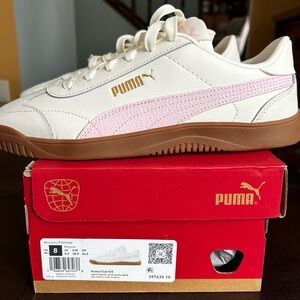 New Women’s Puma Club 5v5 Sneakers - Warm white, Pink, puma gold, sz 8